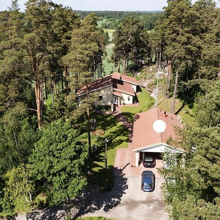 Villa Tammikallio Guest House, Near The Airport - Kodikas Vierasmaja Tuusulassa ภายนอก รูปภาพ